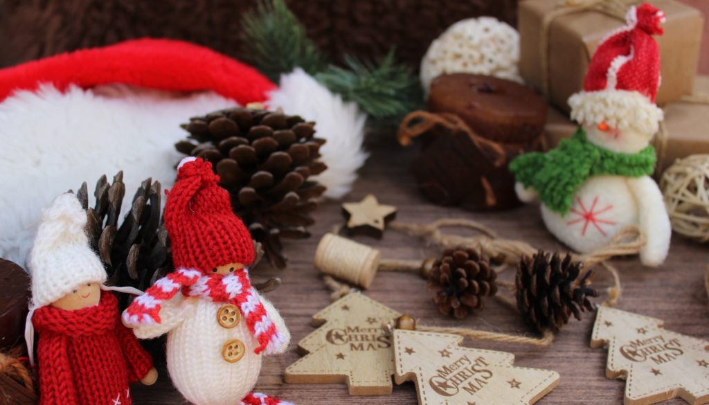 christmas-elements-on-wooden-background